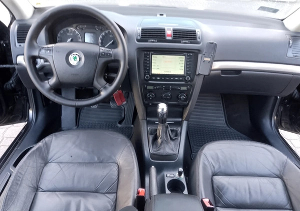 Skoda Octavia cena 12500 przebieg: 315000, rok produkcji 2005 z Radom małe 407